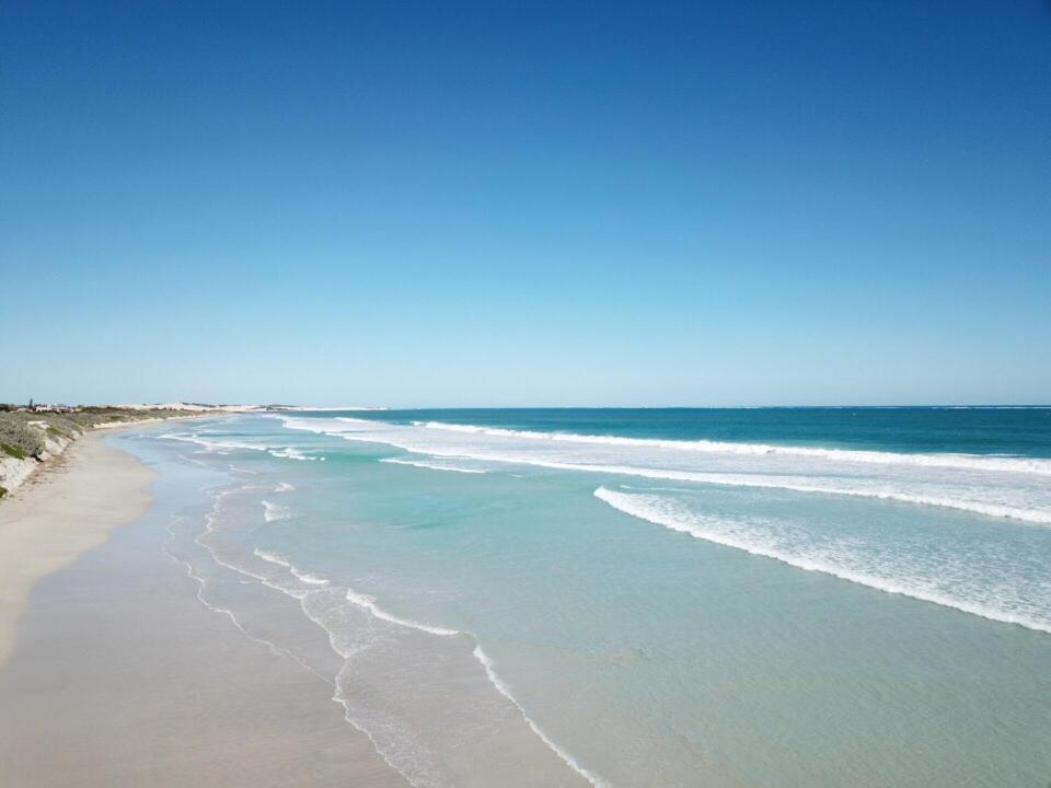 The African Reef Geraldton Exteriör bild